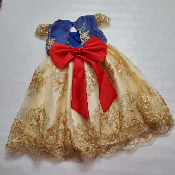 Other - NWT- PRINCESS LACE BOW DRESS